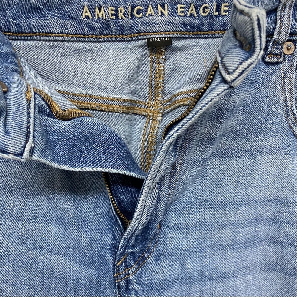 American Eagle Women's Distressed Stretch Mom Jeans Size 18 Regular‎ - Picture 3 of 4